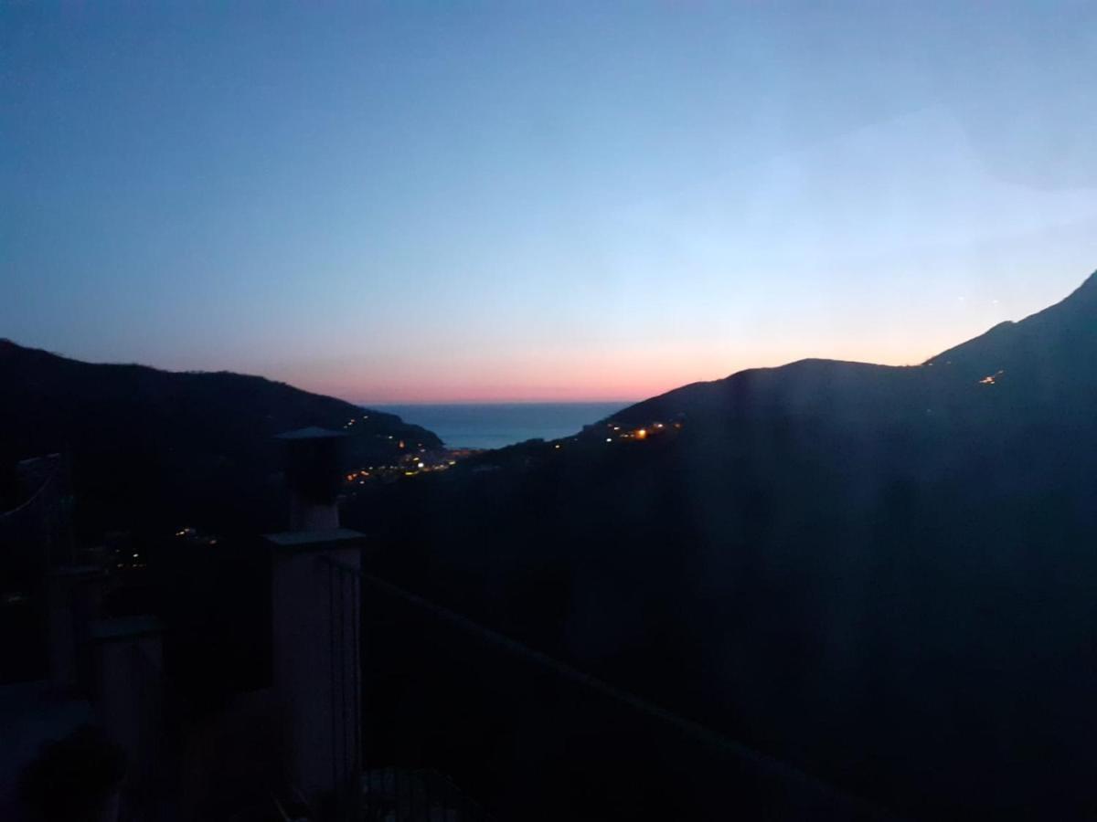 Vignana Con Terrazzo Apartment เลวานโต ภายนอก รูปภาพ