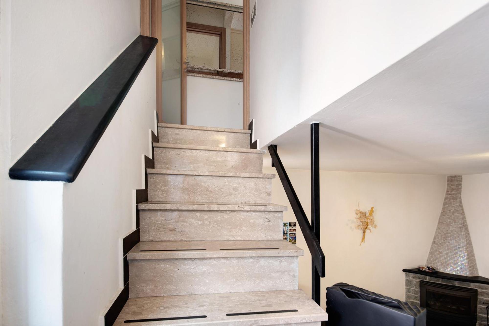 Vignana Con Terrazzo Apartment เลวานโต ภายนอก รูปภาพ