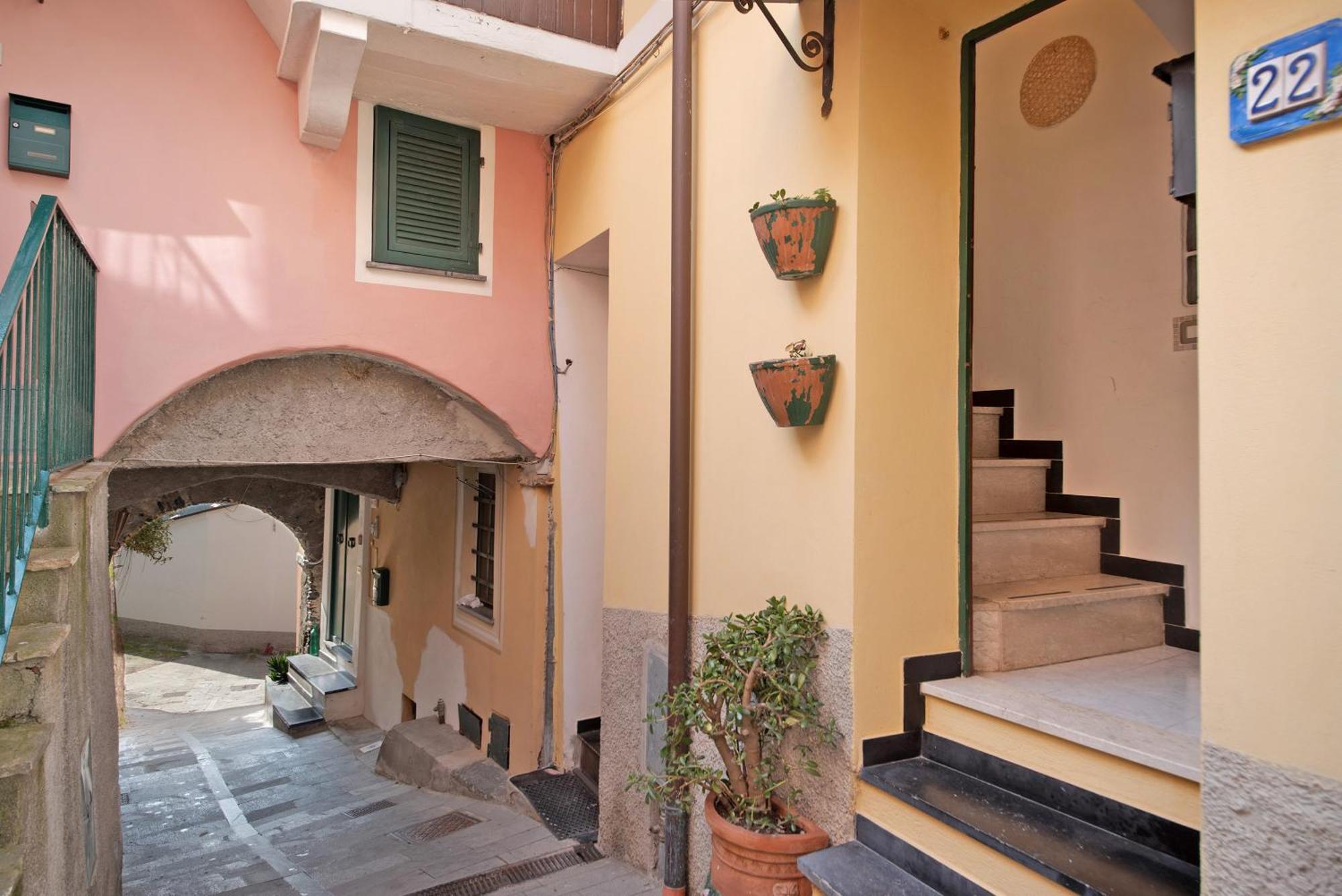 Vignana Con Terrazzo Apartment เลวานโต ภายนอก รูปภาพ
